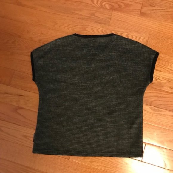 Québec designer top. Size XS - Picture 6 of 6